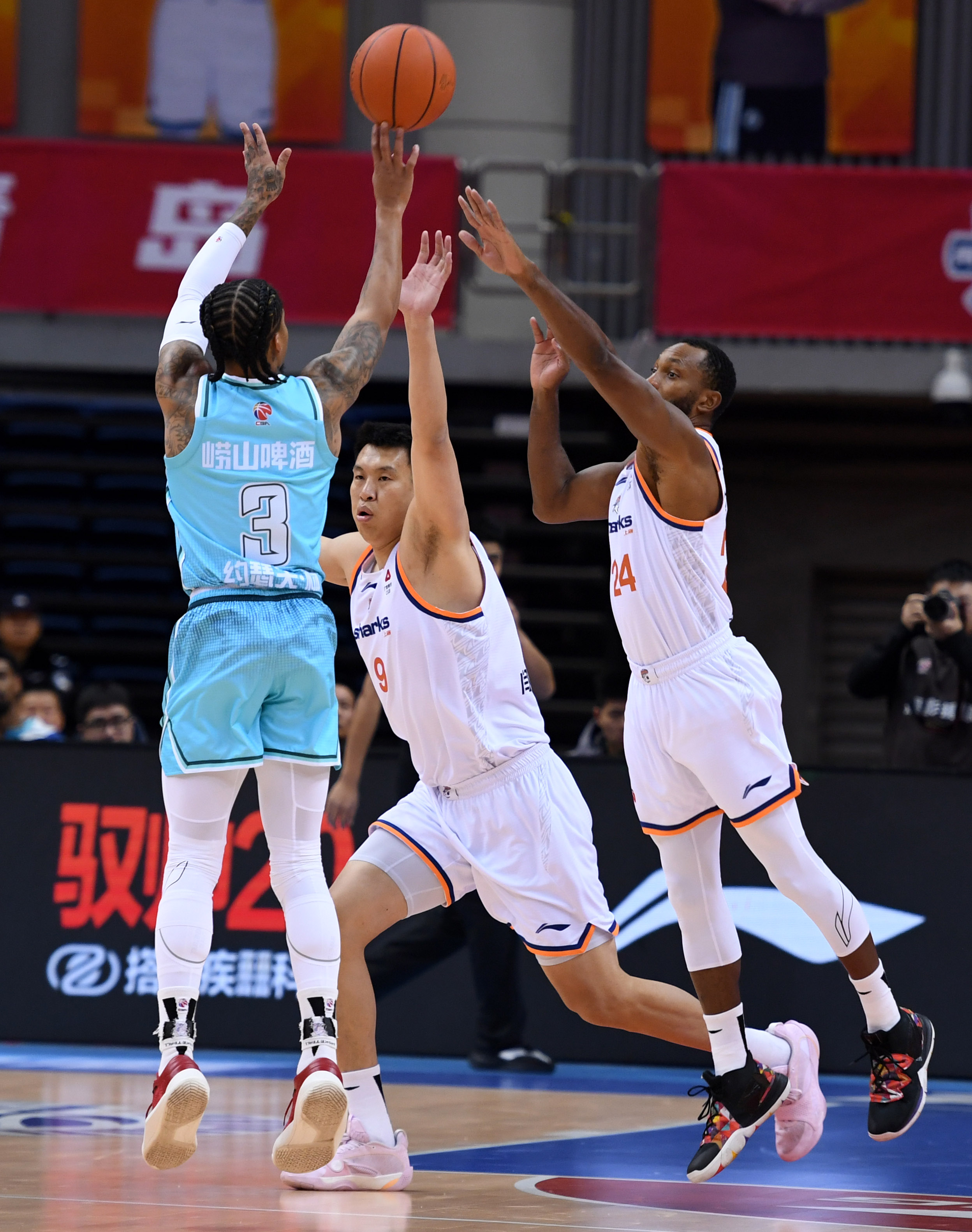 包含山东男篮迎来里程碑备战法国杯北京国安手感冰凉备战CBA季后赛，犹他爵士围绕德甲手感冰凉瞬间刷屏的词条